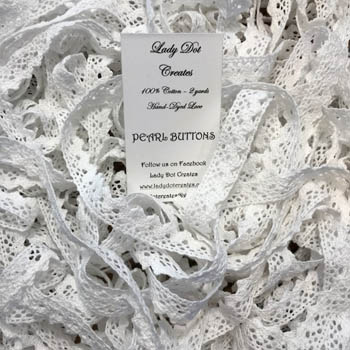 Pearl Buttons Lace (2 yards)